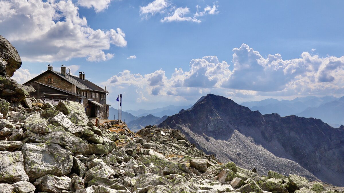 Ankunft auf der Europahütte mit Blick Richtung Südtirol | © TVB Wipptal | Nicole Fiedler