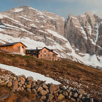 Gearerhütte mit Tuxer Alpen | © Tourismusverband Wipptal | Johannes Bitter