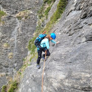 Kletterin beim Hochtourenkurs in der Stafflacher Wand | © TVB Wipptal / Thomas Senfter