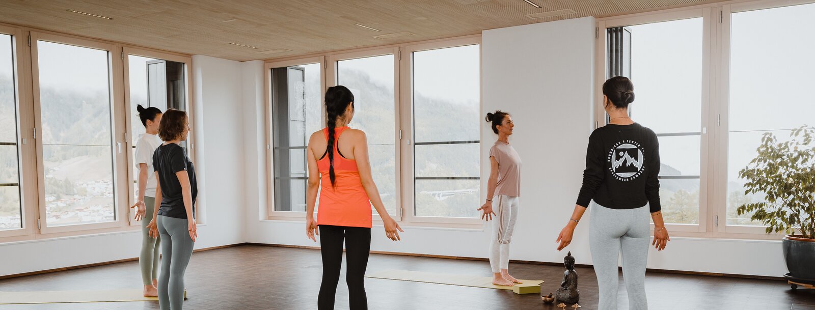 Yoga auf Burg Trautson  | © TVB Wipptal / Johannes Bitter