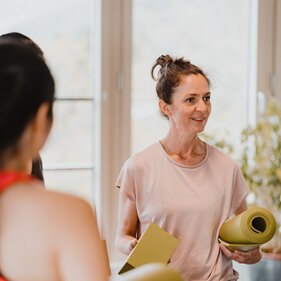 Vorbereitung auf de Yogastunde  | © TVB Wipptal / Johannes Bitter
