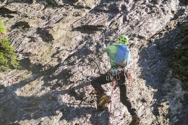 Drytooling in der Stafflacher Wand | © Thomas Senfter