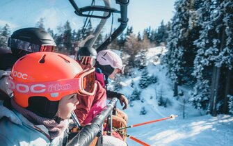 Skifahren mit der Familie in der Skiarena Bergeralm im Wipptal | © Alexandra Erhart