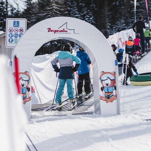 Skifahren lernen im Kinderland auf der Bergeralm im Wipptal | © Helena Beermeister