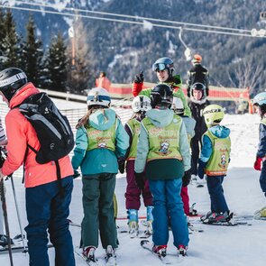 Skikurs in der Skiarena Bergeralm im Wipptal in Tirol | © Helena Beermeister