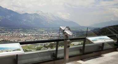 Aussichtsplattform mit Blick nach Innsbruck | © Tirol Werbung