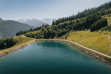 Speichersee auf der Bergeralm im Sommer