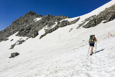 Kurz vor der Landshuter Europahütte - Anstieg durch den Schnee | © TVB Wipptal - Judith Hammer