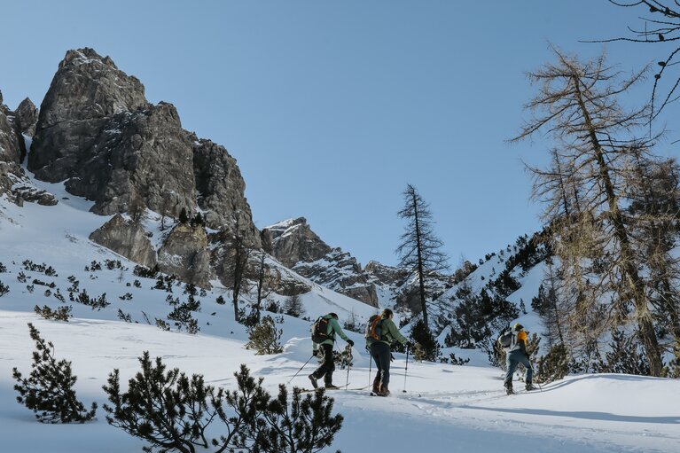 Die Bergkulisse wechselt bei jeder Etappe. | © Nicole Fiedler