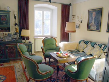 Wohnzimmer im inneren des Wohnhauses | © Familie Saker