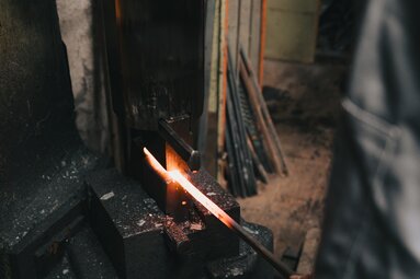 Georg Amort in der Schmiede in Matrei. | © TVB Wipptal | Johannes Bitter