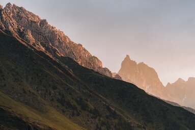 Stimmungsvolle Aussicht auf die Berge im Gschnitztal