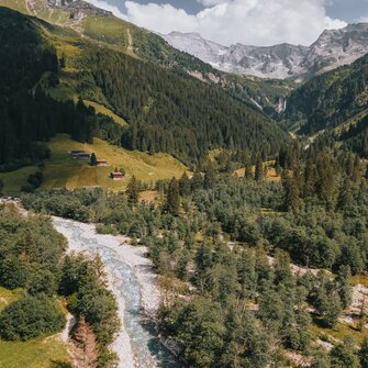 auf dem Weg zur Touristenrast mit Blick Richtung Talschluss Valsertal | © TVB Wipptal | Johannes Bitter