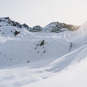 Verschneite Berglandschaft mit dem Olperer | © TVB Wipptal | Johannes Bitter