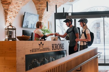 Begrüßung an der Rezeption