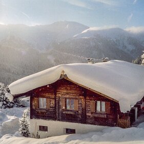 Tief verschneite Peeralm in Navis | © Tirol Werbung