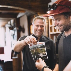 Check-In im Alpengasthof Hohe Burg im Bergsteigerdorf Trins | © ALPSOLUTpictures | TVB Wipptal